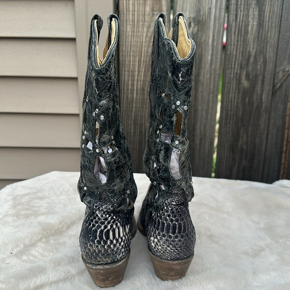 Corral Python Western Snip Toe Boots Cut Out Crosses Swarovski Crystals Sz 8.5 - Picture 2 of 11